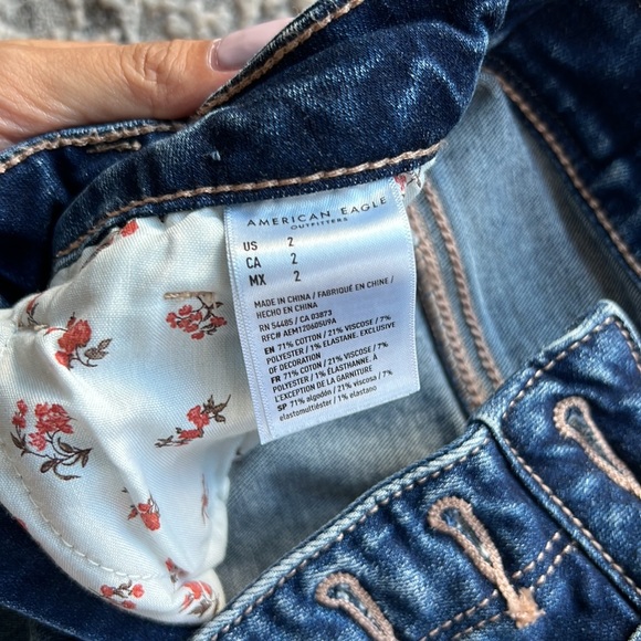 Dark jean shorts by American Eagle - Picture 4 of 4